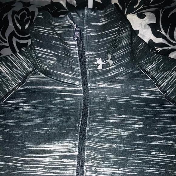 Under Armour Tops - UnderArmour  *LIKE NEW* Cold Gear w/Thumbholes NWOT